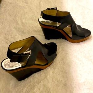 🔥Michael Kors wedge Size 8